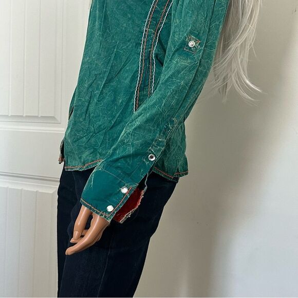 ROAR Western Embroidered Rhinestone Pearl Snap Shirt Roll Tab Sleeves Sz Medium - Picture 9 of 11